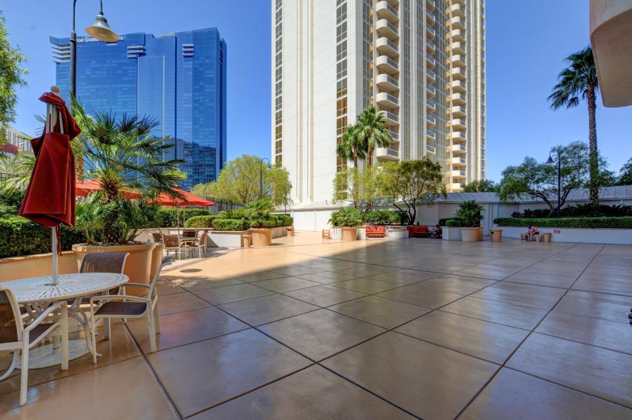 Mgm Signature-28-705 F1 Track & Strip View Balcony لاس فيغاس المظهر الخارجي الصورة